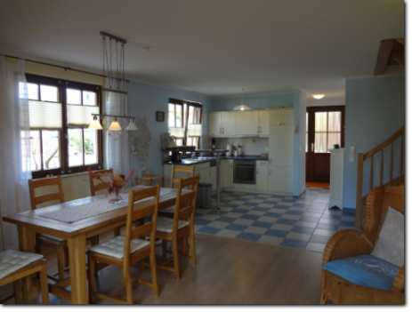 Die Küche offen zum Wohnbereich